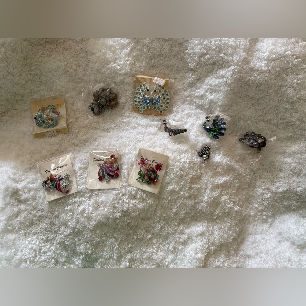Set of 10 “PEACOCK” Brooches/Rings
